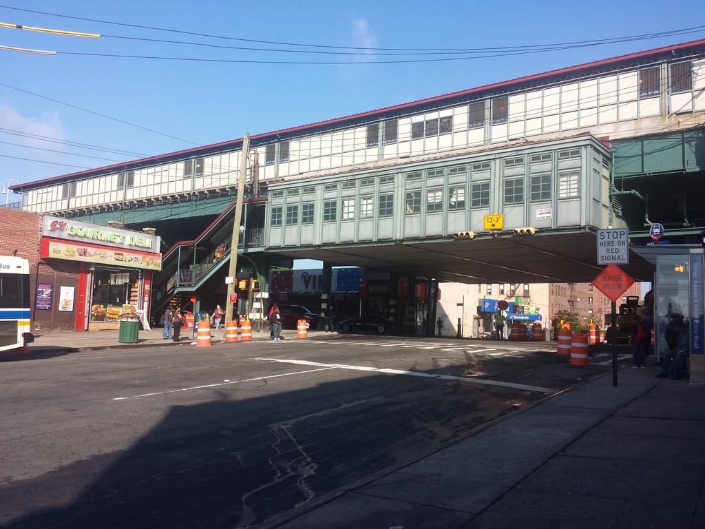 Studio, One And Two Bedroom Apartments - Bronx Nova York Exterior foto
